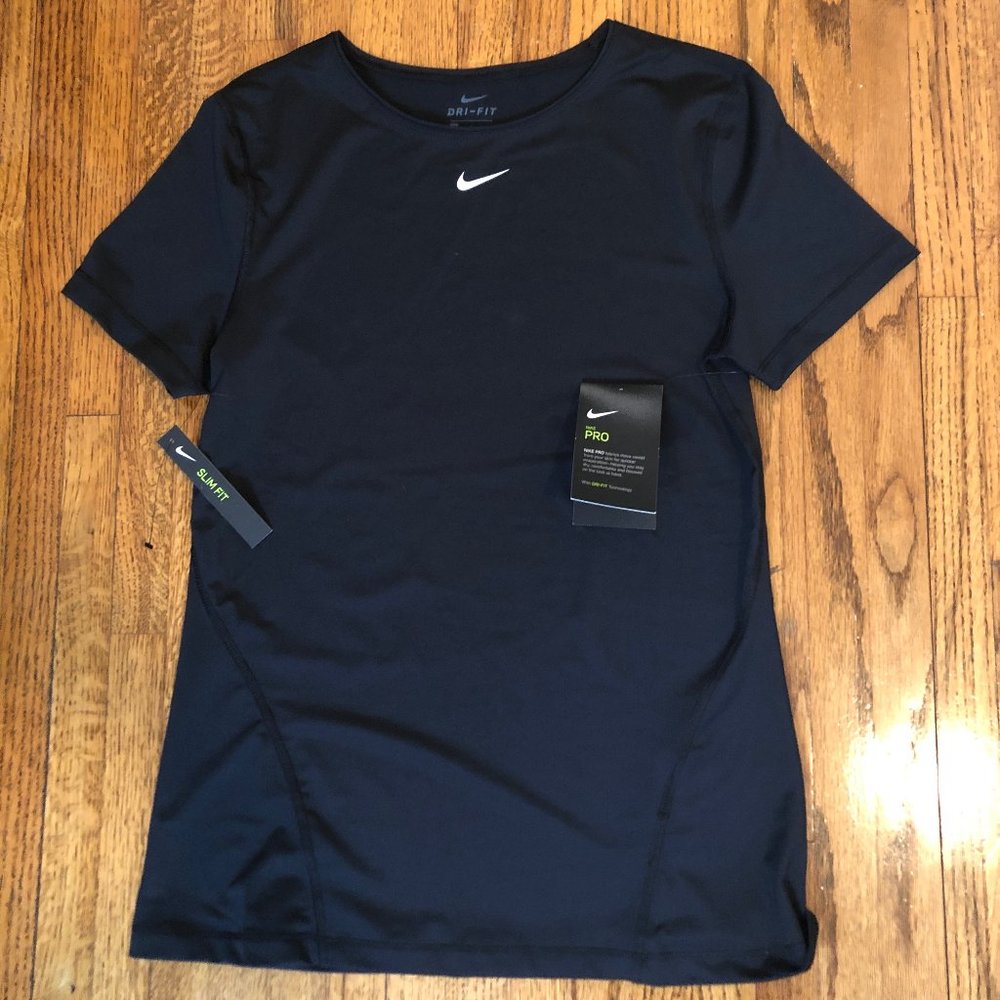NWT Short-Sleeve Mesh Training Top Nike Pro